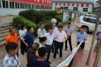 四川省交投集團公司黨委副書記、副董事長、總經(jīng)理周黎明到仁沐新LJ18標(biāo)項目部檢查指導(dǎo)工作